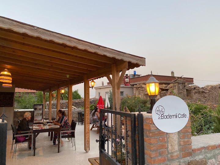 Bademli Cafe (italyan Pizza-hamburger-kahvaltı)
