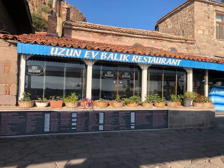 Uzun Ev