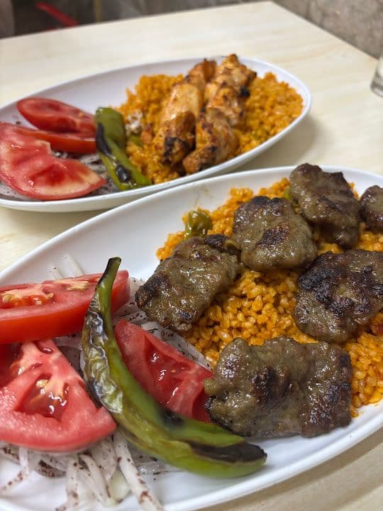 Akraba Köfteci