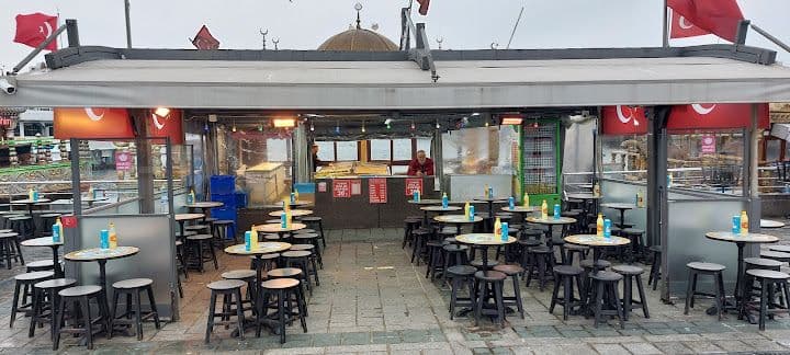 Tarihi Eminönü Balık Ekmek