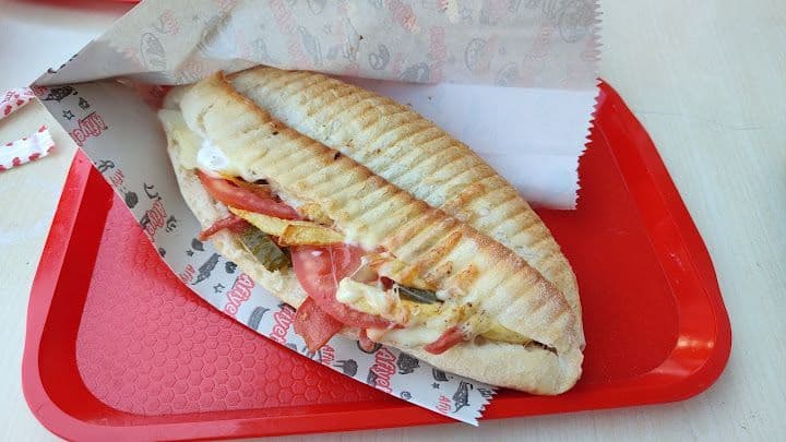 Ogrencinin Dostu Neco Nun Tostu