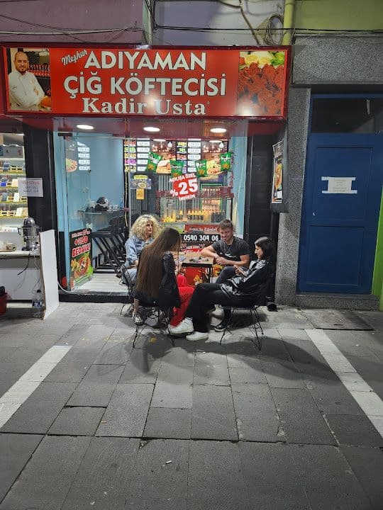 Meşhur Adıyaman Çiğ Köftecisi Kadir Usta Cadde